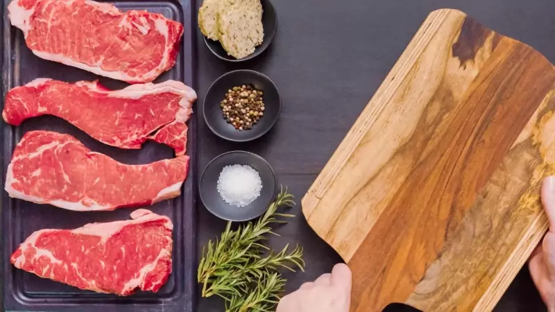 Tábuas de corte: conheça os principais tipos e como higienizá-los corretamente