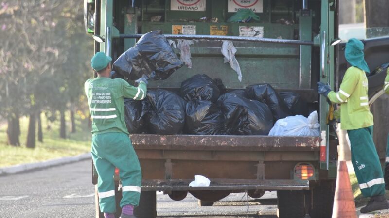 Taxa do lixo ajuda a financiar a coleta de lixo em Campo Grande 