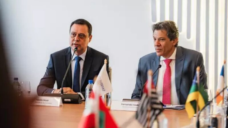 Secretário de Fazenda de MS, Flávio César de Oliveira, e o ministro da Fazenda, Fernando Haddad