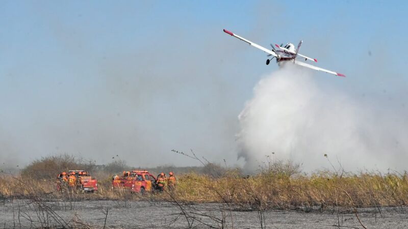 Mato Grosso do Sul indica que já têm preparado as chamadas ações de combate aos incêndios, através do Corpo de Bombeiros, tanto por terra quanto também com o uso de aeronaves. 