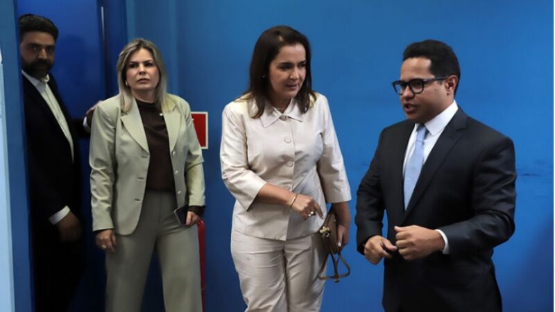 Adriane Lopes esteve na Câmara ontem para abertura dos trabalhos e foi recebida pelo presidente, o vereador Papy