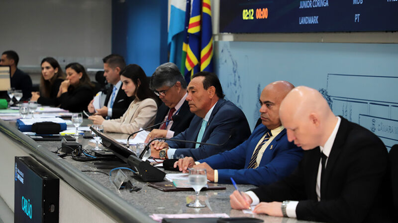 Ao todo, 19 vereadores votaram pela manutenção do veto e cinco pela derrubada