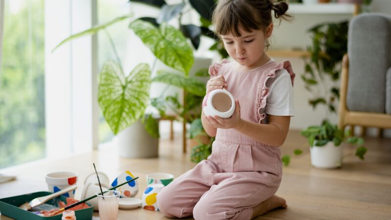 Em hobbies artísticos, as crianças aprendem a desenvolver habilidades emocionais, imaginação e senso estético