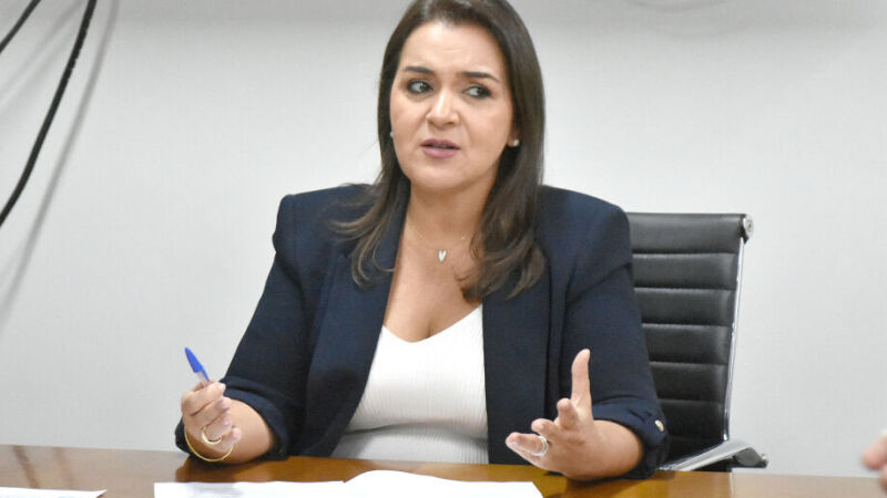 Salário da prefeita aumentou pelo segundo ano seguido, mas maior parcela dos servidores está sem reposição salarial faz quase seis anos