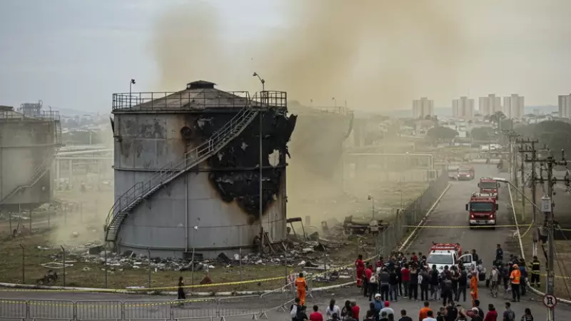 Retirada dos moradores do entorno ocorre durante o período de retirada do etanol que ainda está no tanque que explodiu