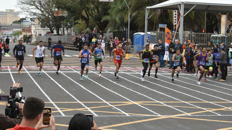 Os participantes também poderão contribuir com a doação de 1 kg de alimento não perecível no momento da retirada do kit