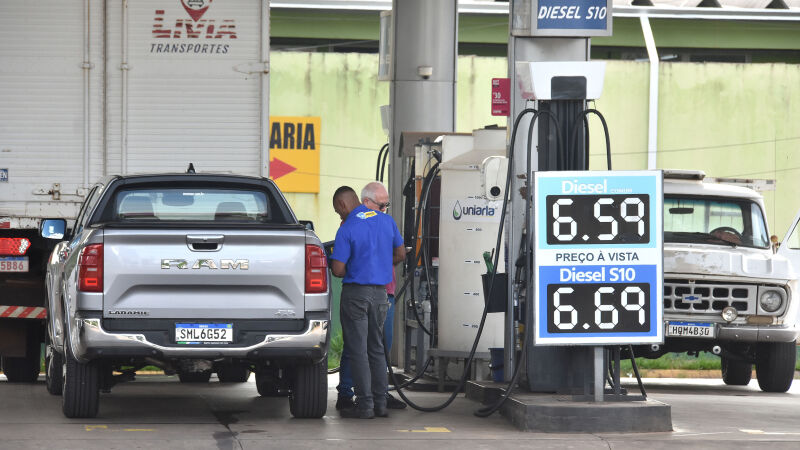 Preço do litro do óleo diesel já teve leve alta nos postos da Capital; preço é o mesmo na refinaria