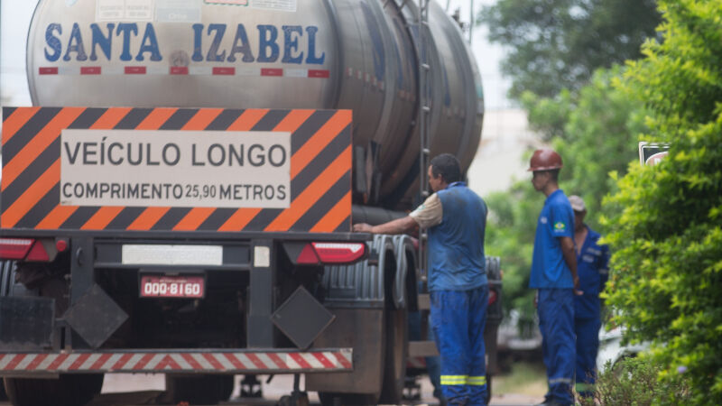 A Santa Izabel distribui em torno de 200 mil litros de diesel por dia e nesta quarta-feira (11) tinha só 60 mil litros