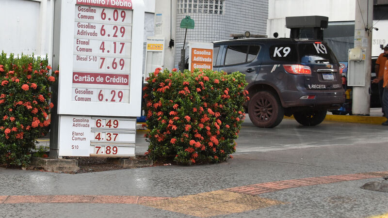 Em Campo Grande já há postos que vendem o diesel S-10 a R$ 7,69 o litro, à vista, e a R$ 7,89 no cartão de crédito