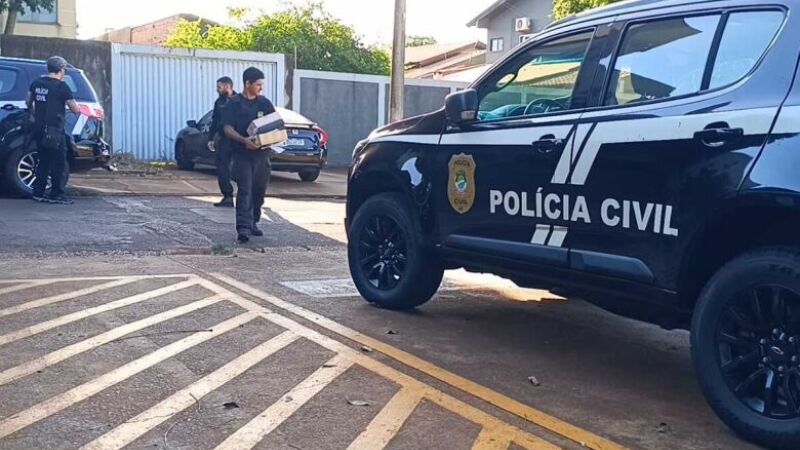 O suspeito teria utilizado valores desviados do hospital para movimentações financeiras pessoais e aquisição de patrimônio