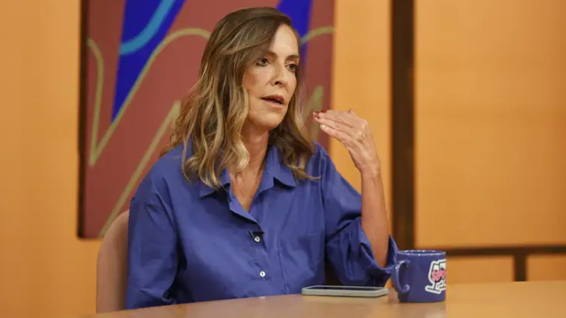 A professora Tatiana Sampaio fala sobre as pesquisas com a polilaminina, substância em testes para o tratamento de lesões medulares, no programa Sem Censura, da TV Brasil. 