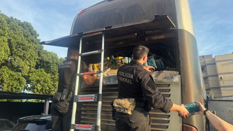 Polícia Federal interceptou um ônibus em fevereiro deste ano, em Campo Grande, que trazia 745 kg de cocaína vinda da Bolívia