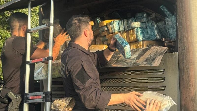 Polícia Federal interceptou um ônibus em fevereiro deste ano, em Campo Grande, que trazia 745 kg de cocaína vinda da Bolívia