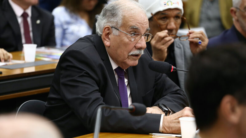 O deputado federal Dr. Luiz Ovando estaria estudando trocar de partido na janela partidária