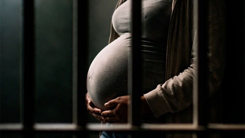 Gestante foi confundida com criminosa e encaminhada ao presídio