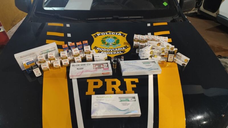 Ao todo, além de um frasco de anabolizante, foram apreendidas 198 ampolas e 5 canetas de medicamentos emagrecedores. 
