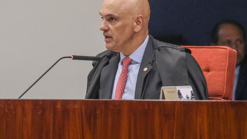 Alexandre de Moraes dá a entender que autores do vazamento sabem a quem eram as mensagens, mas estariam escondendo a informação