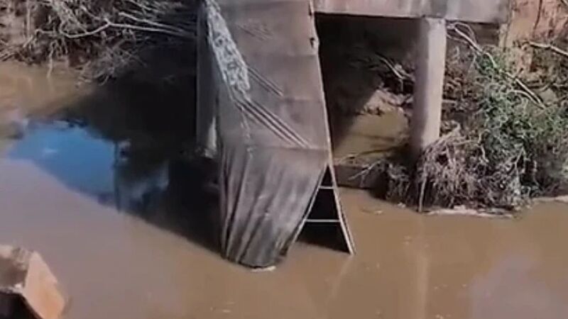 Ponte caiu durante travessia de carreta em 22 de fevereiro
