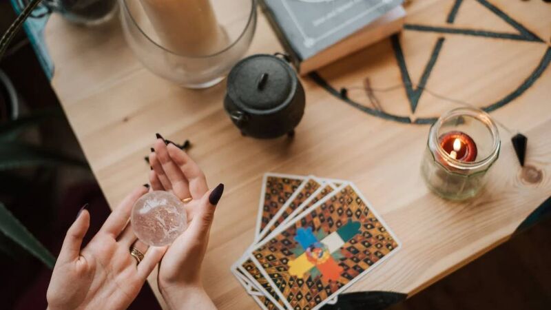 A energia do Tarô da semana entre 09 e 15 de março. Coragem para superar a estagnação.