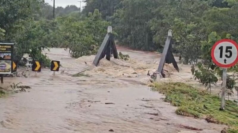 As chuvas em Corguinho no mês de fevereiro causaram estragos e deixaram moradores ilhados