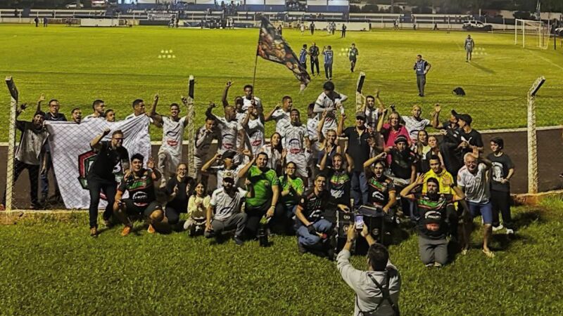 Jogadores do Bataguassu comemoram vaga na semifinal do Sul-matogrossense 