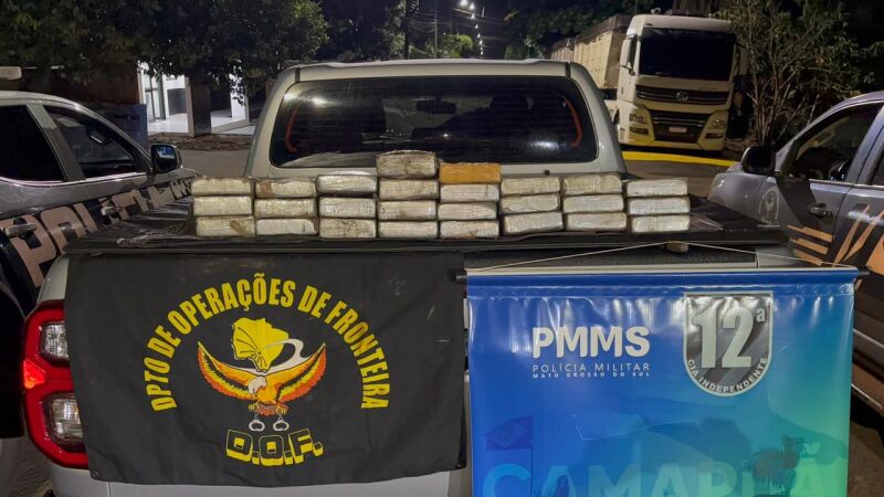 26 tabletes de cocaína foram apreendidos em estepe de caminhonete 