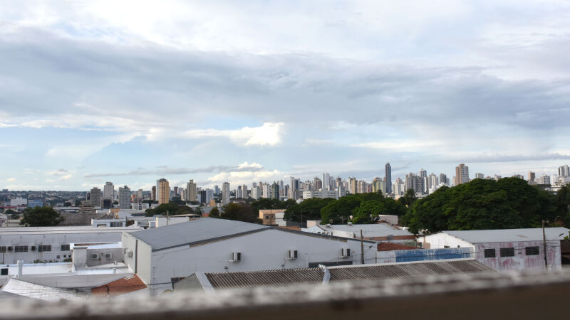 Tempo na Capital é parcialmente nublado no início da tarde mas previsão indica chuvas na parte da noite