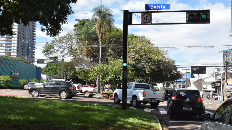 Cruzamento causa congestionamento de veículos e será permitido apenas a ônibus a partir de segunda-feira (13)