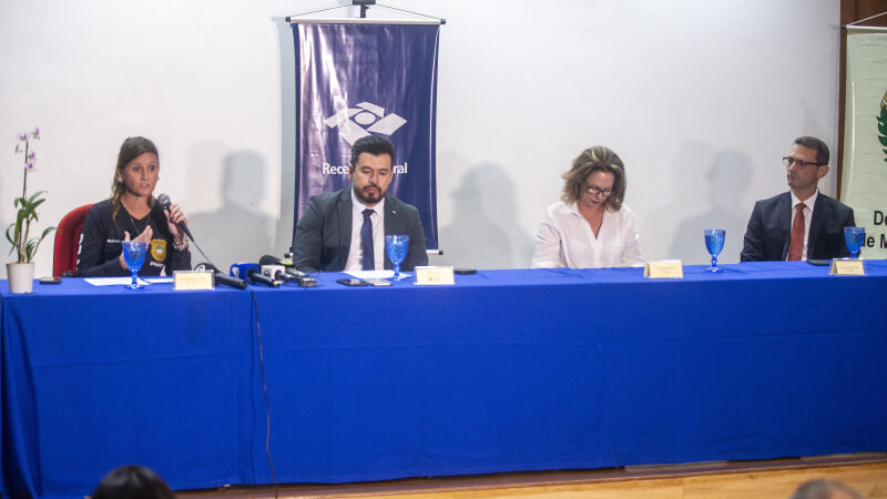 Além da Receita Federal, 