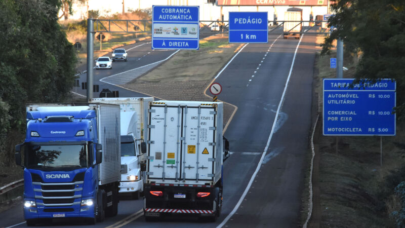 Tráfego de carretas na BR-163