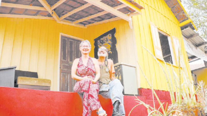 Tatiana De Conto e Guido Drummond, gestores do Museu de Arte Urbana Casa Amarela