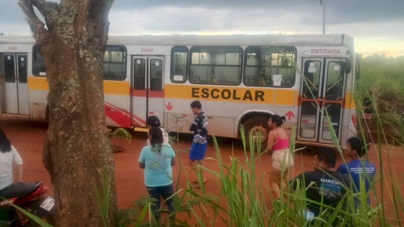 Criança de 7 anos morreu após ser atropelada por ônibus ao tentar atravessar rodovia em aldeia de Caarapó