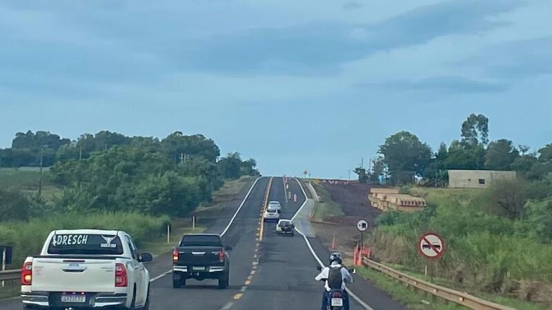 Tráfego pela faixa adicional, que até meados do mês estava interditado, foi liberado às vésperas do feriadão de Tiradentes