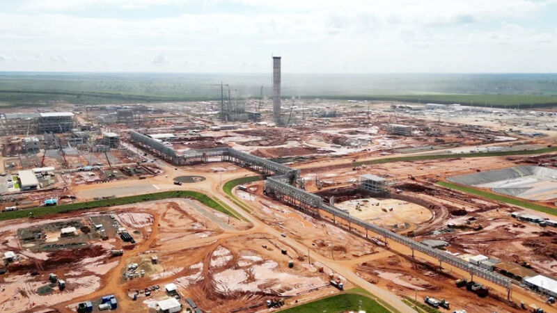 Próximo ao pico das obras, cerca de 11 mil pessoas estão trabalhando atualmente no canteiro de obras da Arauco em Inocência