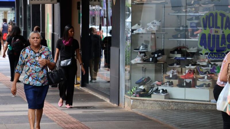 Comércio da Capital pode funcionar no feriado de Tiradentes, desde que empresas cumpram regras trabalhistas previstas em convenção coletiva