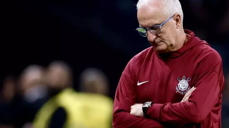 Dorival Jr em derrota corintiana diante do Internacional neste domingo 