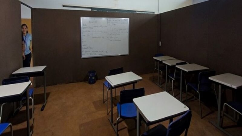 Estudantes de escola agrícola tinham aulas em barracão Insalubre  