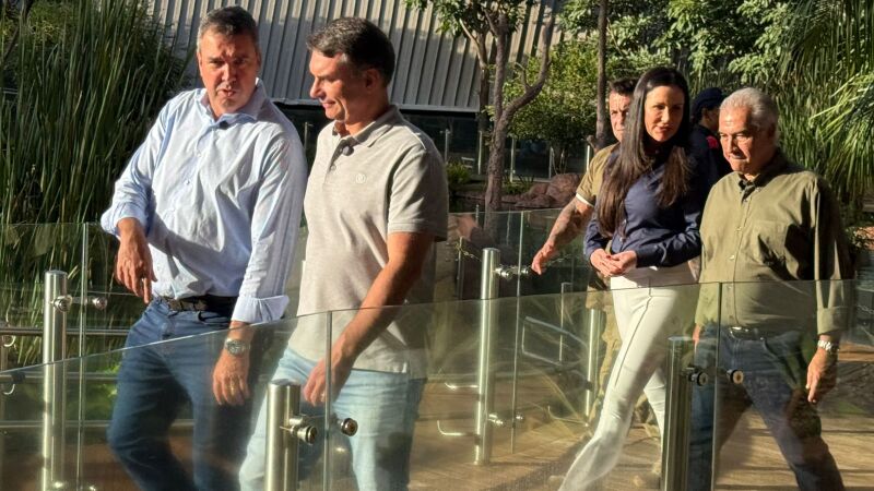 Flávio Bolsonaro, Eduardo Riedel e Reinaldo Azambuja