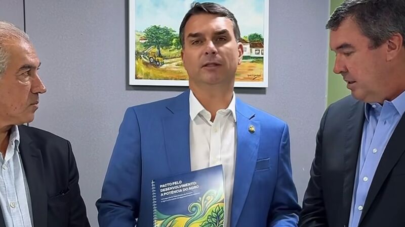 Reinaldo Azambuja, Flávio Bolsonaro e Eduardo Riedel