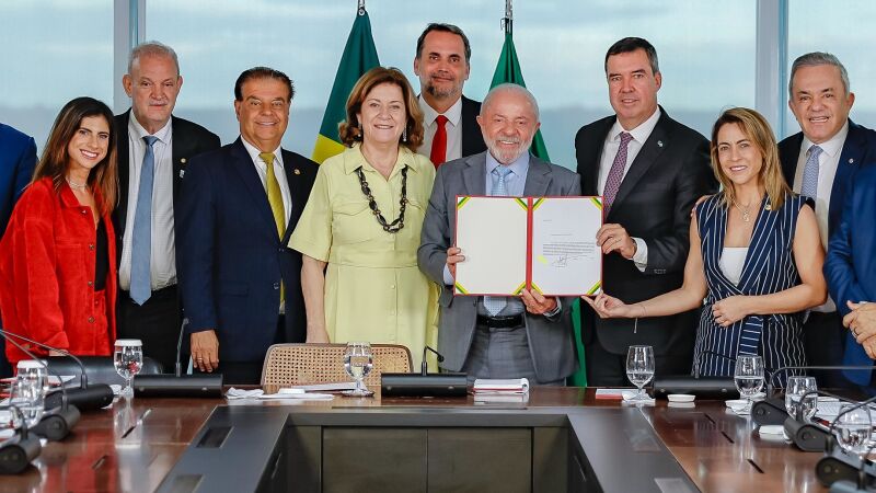 Lula se reuniu com Riedel para tratar sobre crédito externo com garantia da União