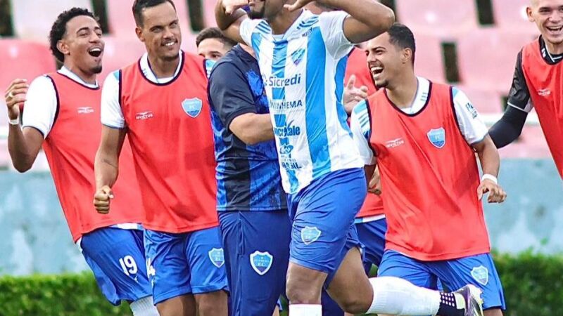 Ivinhema vence fora de casa e se isola na liderança do Grupo 11