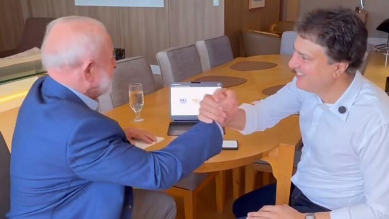 Presidente e Ministro da Educação anunciaram os aplicativos nas redes sociais