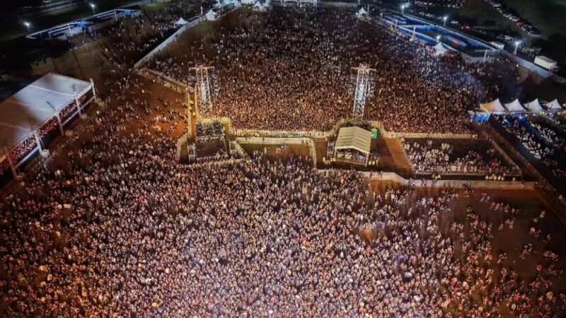 Show reuniu 35 mil fãs, mas muitos ficaram presos do congestionamento