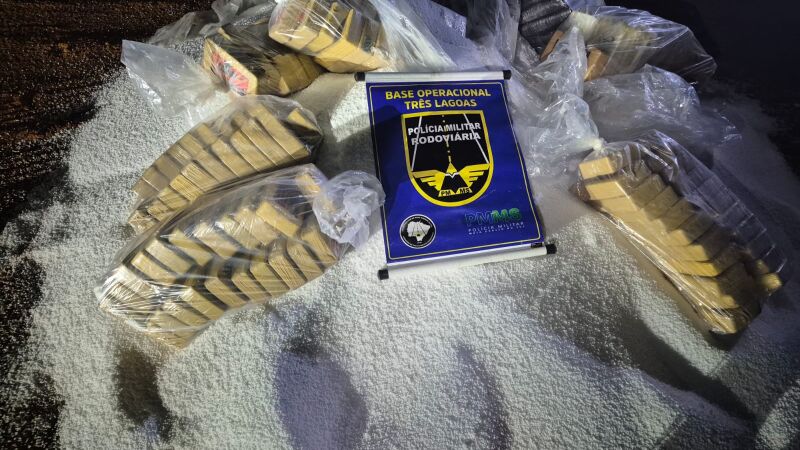 Entorpecentes em meio a carga de ureia