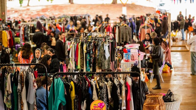 Fim de semana é a oportunidade para comprar roupa boa, bonita e barata em brechó