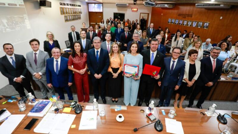 Solenidade para homenagear os apoiadores do 3&ordm; Congresso Internacional Autismo Sem Fronteira contou com a presença do governador Eduardo Riedel 