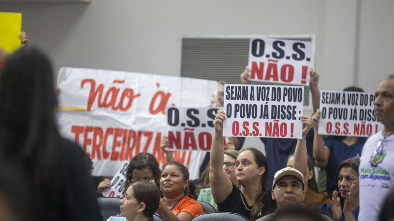 Público contrário a proposta marcou presença na última sessão, a qual foi adiada a votação em regime de urgência