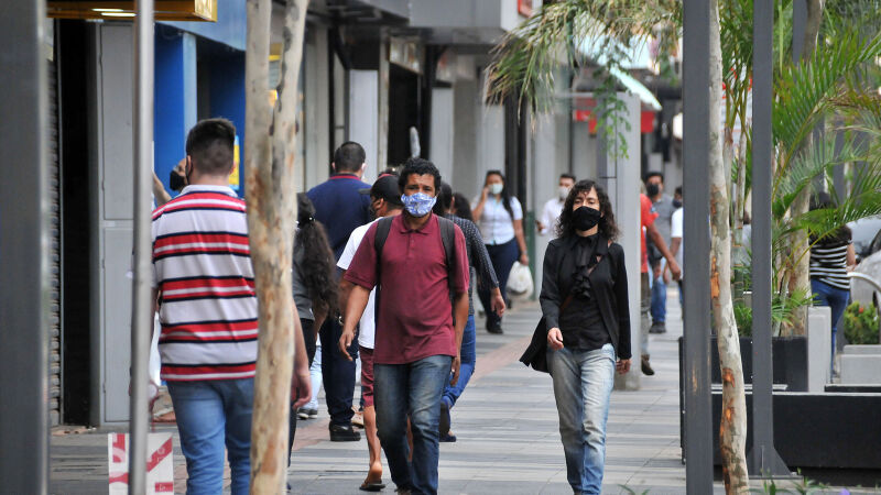 Uso de máscaras obrigatório foi instituído em junho de 2020 para evitar proliferação do vírus