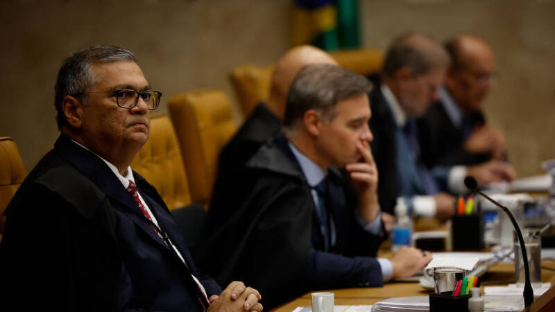Ministro Flávio Dino, em primeiro plano 