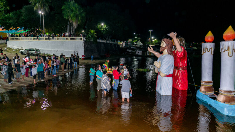Desde 2021, o Banho de São João em Corumbá é reconhecido como patrimônio cultural imaterial do Brasil 